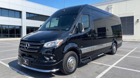10 passenger sprinter van memphis