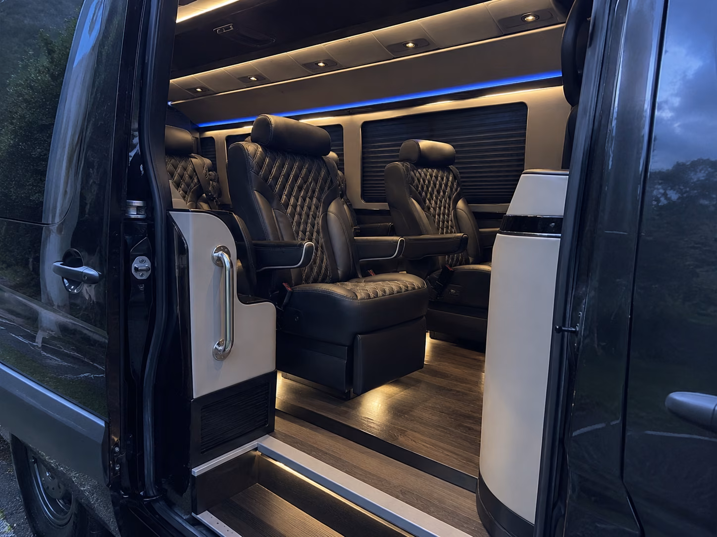 memphis 20 passenger sprinter van inside
