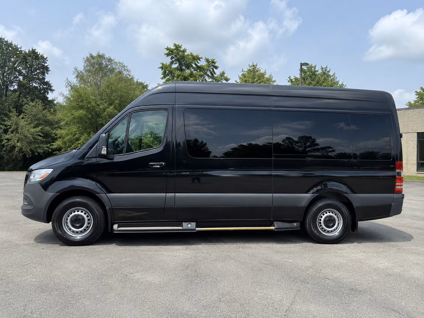 memphis 20 passenger sprinter van